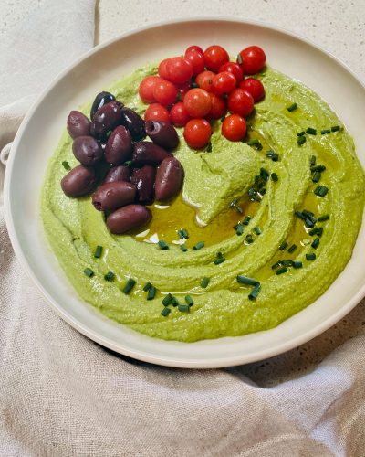 Spinach Hummus topped with Cherry Tomatoes and Olives Easy Read Recipes
